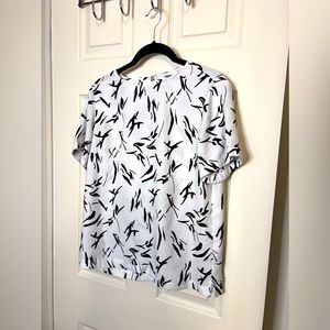 A NEW DAY, black & white short sleeved blouse. Perfect condition.